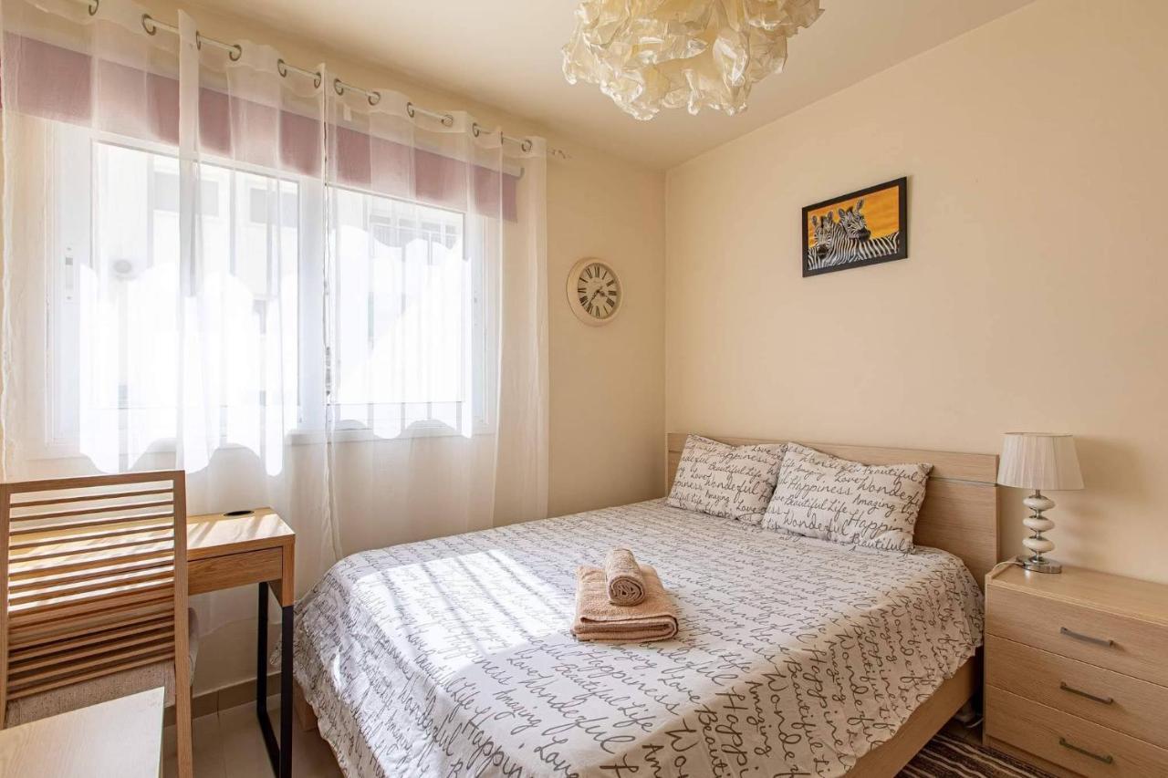 Lovely Bedroom In Shared Apartment Oroklini Extérieur photo