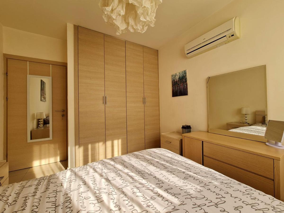 Lovely Bedroom In Shared Apartment Oroklini Extérieur photo